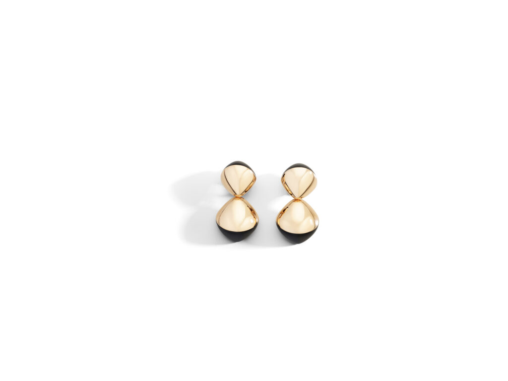 Vhernier Trottola : le jais noir fait tourner la toupie 36 VH0N1849B0250 TROTTOLA earclips in rose gold and jet