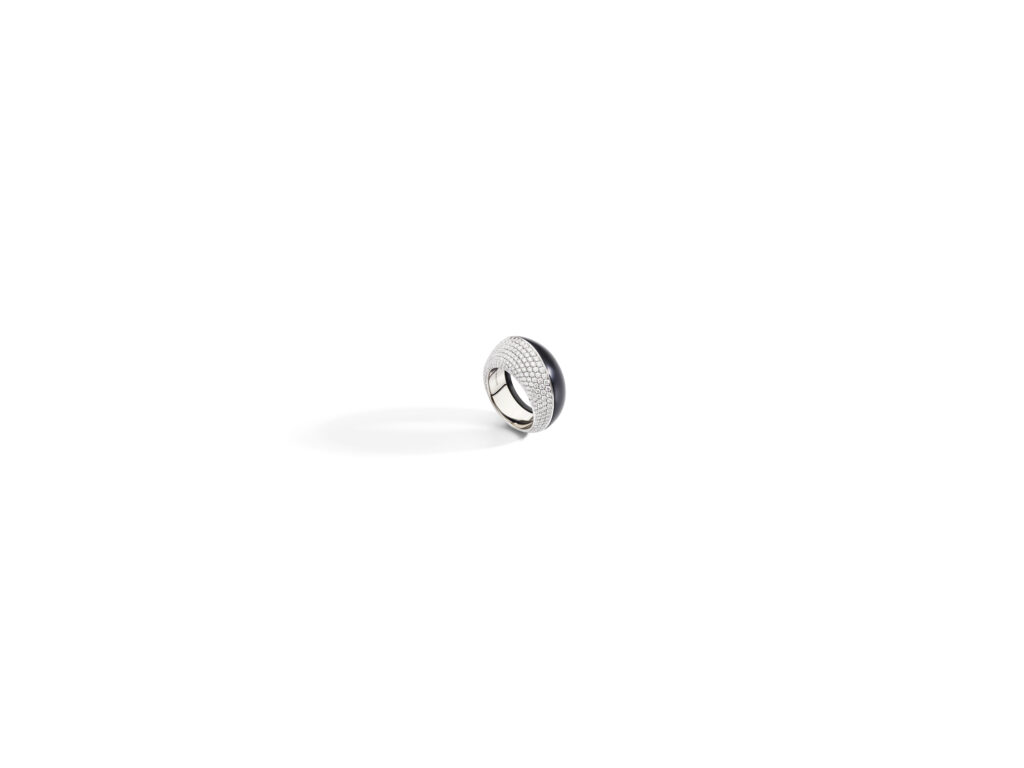 Vhernier Trottola : le jais noir fait tourner la toupie 42 VHPG1849A0421 TROTTOLA ring in white gold diamonds and jet