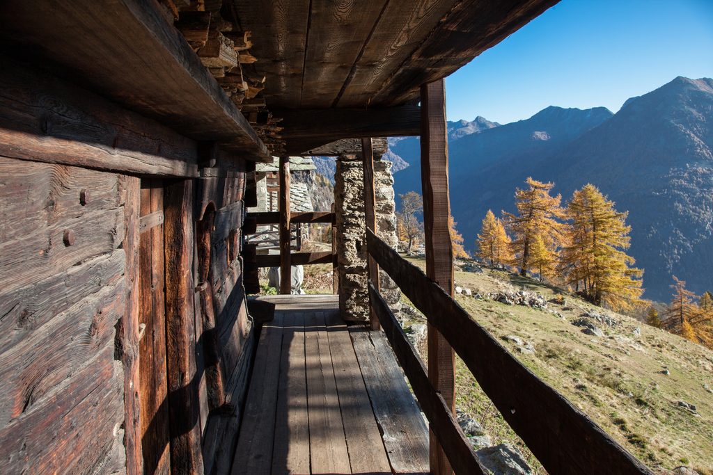 Vallée d'Aoste : l'automne, saison discrète des Alpes italiennes 35 Vallone San Grato Issime 2 ©Vallee d Aoste Tourisme