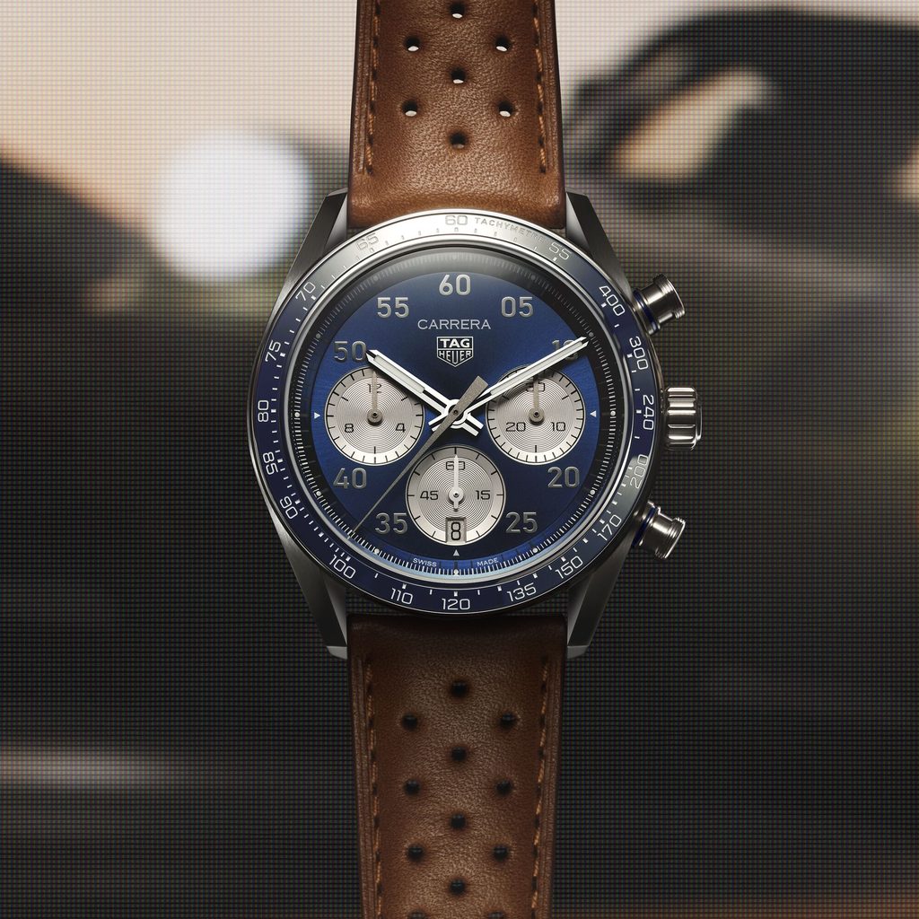 TAG Heuer Carrera Chronograph Sport : le retour de l'icône racing 57 Web 2000px CARRERA CDB2111.FC8378 BT HERO 1 1
