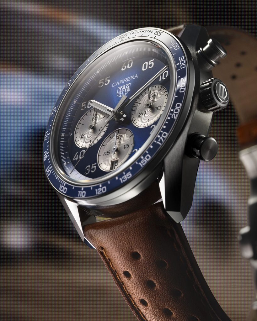 TAG Heuer Carrera Chronograph Sport : le retour de l'icône racing 63 Web 2000px CARRERA CDB2111.FC8378 BT SIDE 4 5