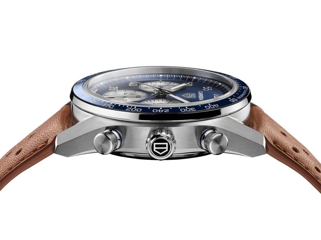 TAG Heuer Carrera Chronograph Sport : le retour de l'icône racing 119 Web 2000px CDB2111.FC8378 PROFILE