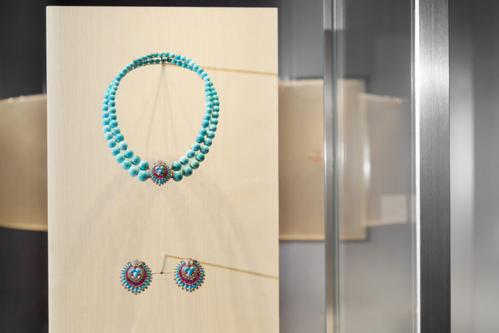 À Shanghai, Bvlgari fait de la couleur un langage diplomatique 37 bvlgari kaleidos shanghai DSC0393
