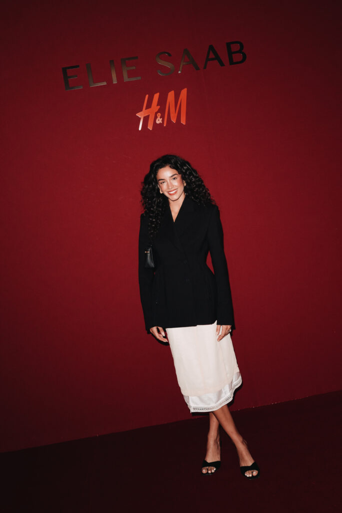 Elie Saab et H&M : une robe de mariée dévoilée en musique au Palais Brongniart 73 eliesaabhm event alejandra capetillo 01