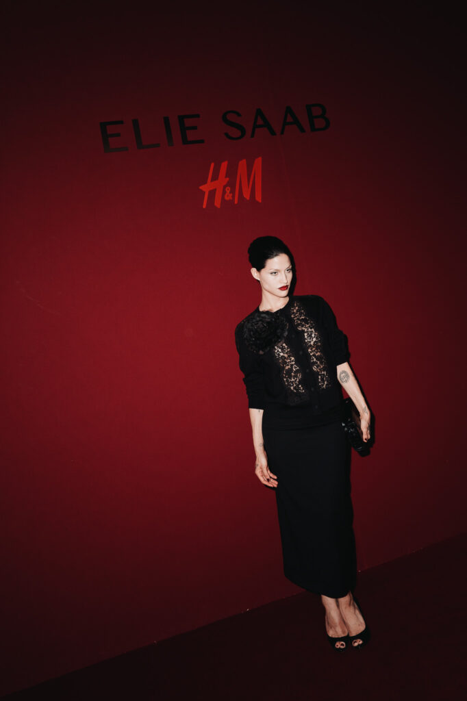 Elie Saab et H&M : une robe de mariée dévoilée en musique au Palais Brongniart 159 eliesaabhm event gabriette 1