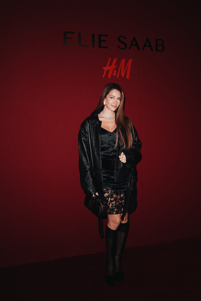 Elie Saab et H&M : une robe de mariée dévoilée en musique au Palais Brongniart 156 eliesaabhm event jessica kahawaty 01