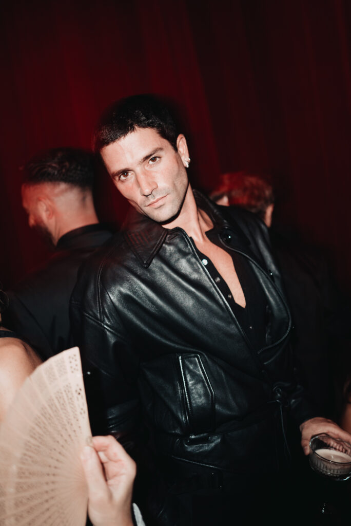 Elie Saab et H&M : une robe de mariée dévoilée en musique au Palais Brongniart 169 eliesaabhm event marc forne 04