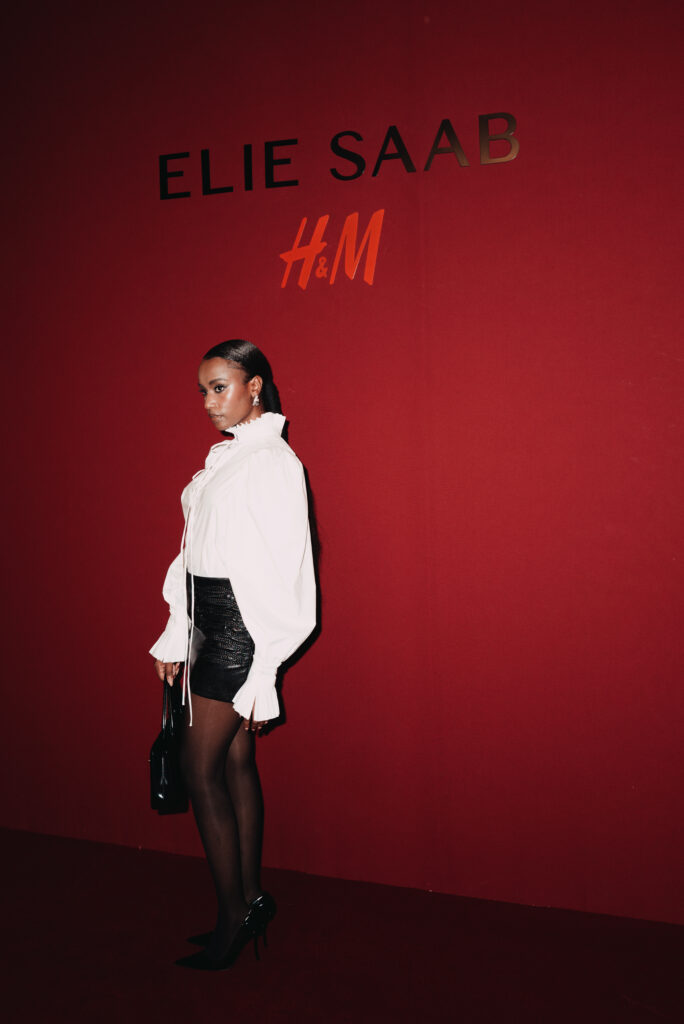 Elie Saab et H&M : une robe de mariée dévoilée en musique au Palais Brongniart 118 eliesaabhm event zozibini tunzi 02