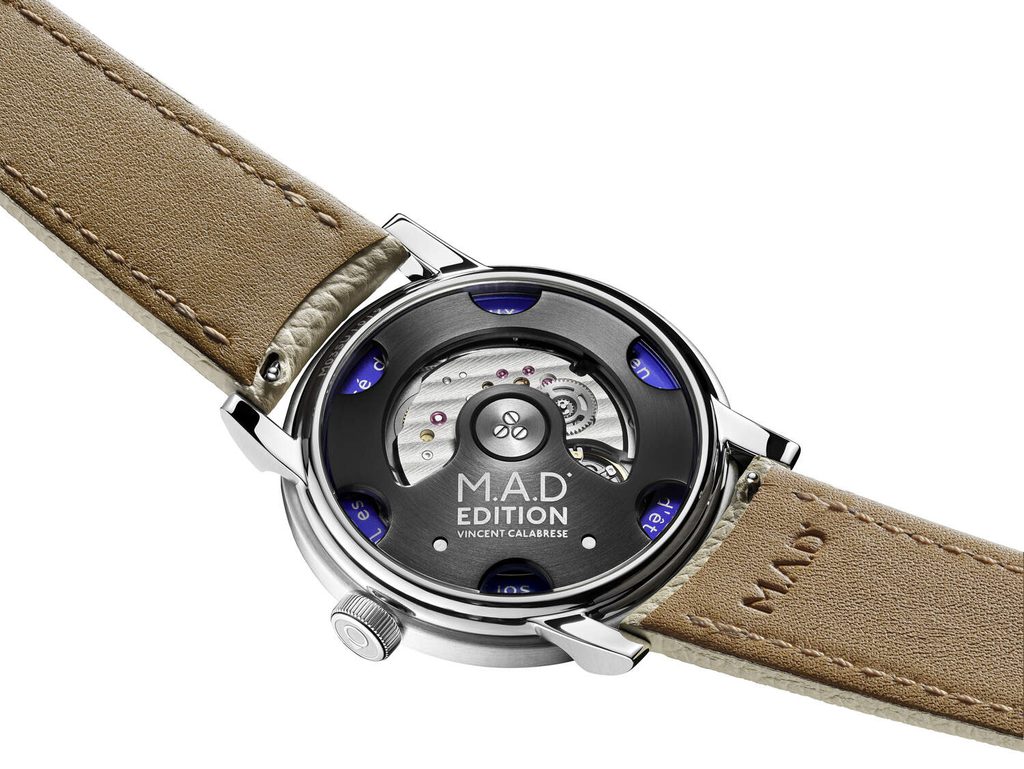 MB&F M.A.D.3 : Vincent Calabrese, l'horloger qui n'a jamais cherché à plaire 39 low res MADEditions MAD3 Vincent Calabrese Blue Back