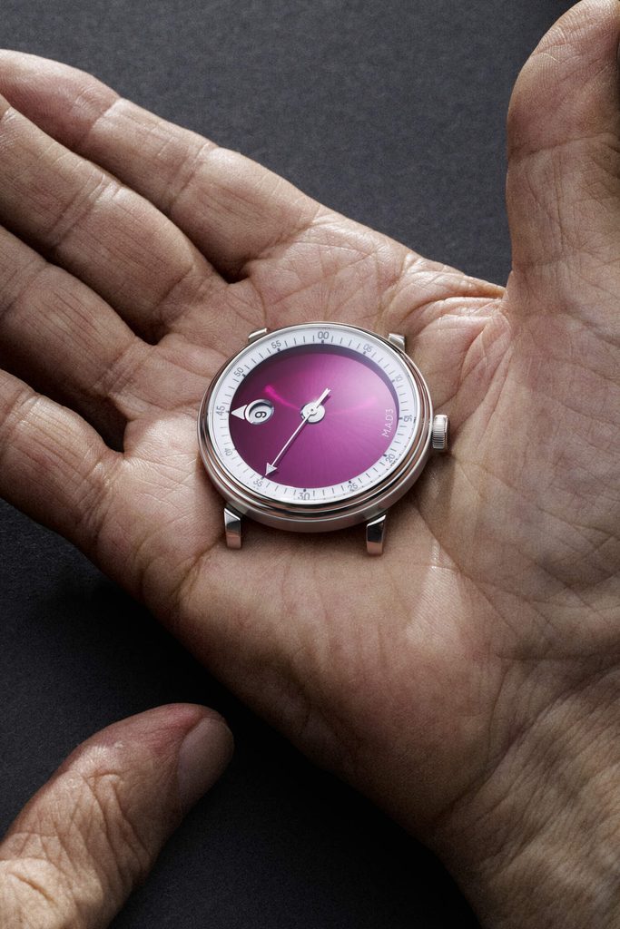 MB&F M.A.D.3 : Vincent Calabrese, l'horloger qui n'a jamais cherché à plaire 29 low res MADEditions MAD3 Vincent Calabrese Pink 2