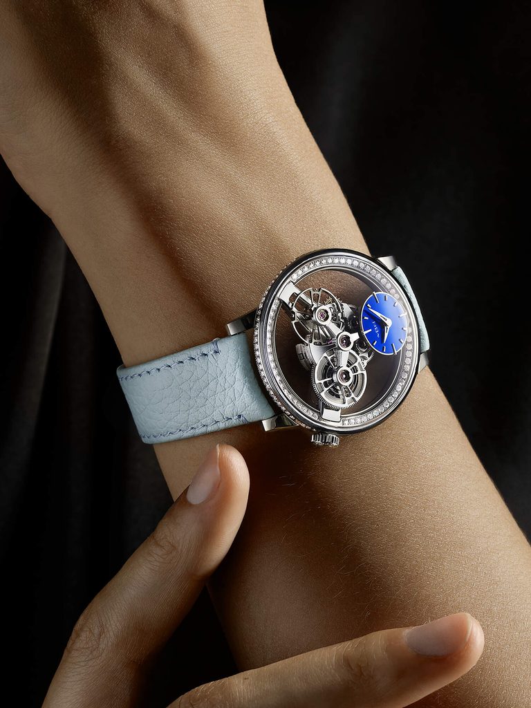 MB&F SP One Pavée : le diamant au service de l'architecture 27 low res MBandF SP One Pavee Wrist Shot 3 768x1024 1
