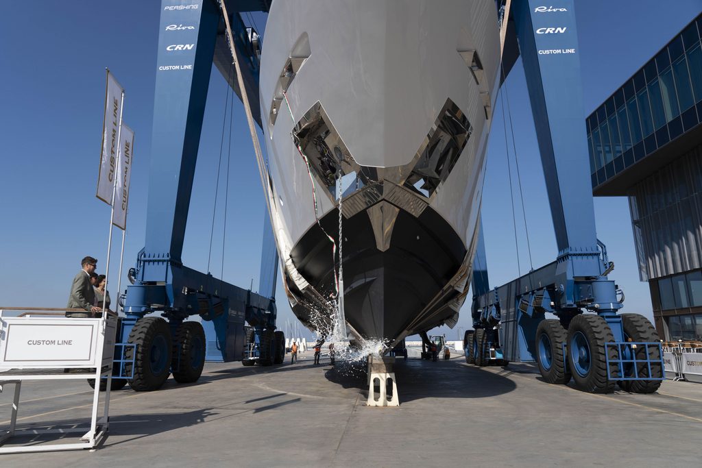 Custom Line Saetta 128’ : un trideck de 39,80 mètres sous les 300 GT 33 08