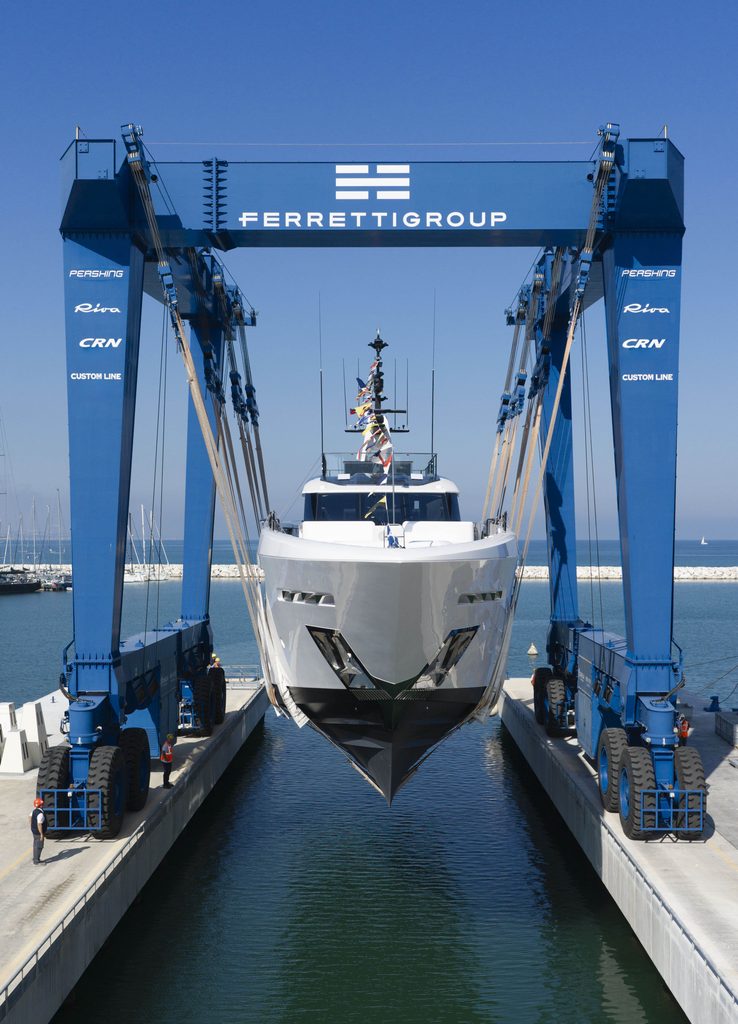 Custom Line Saetta 128’ : un trideck de 39,80 mètres sous les 300 GT 37 12 1