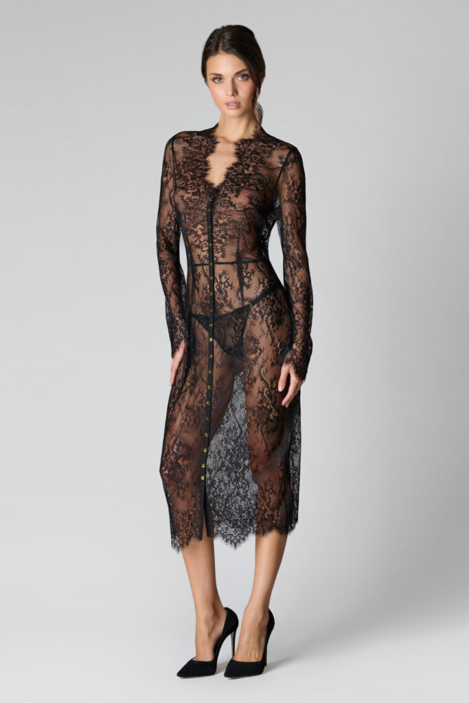 Maison Close devient Scandale et fait du Trianon sa scène 176 565466 Robe dentelle 2 1