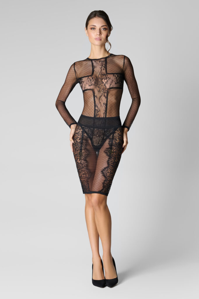 Maison Close devient Scandale et fait du Trianon sa scène 116 565710 Jupe crayon porte jarretelles croix 1