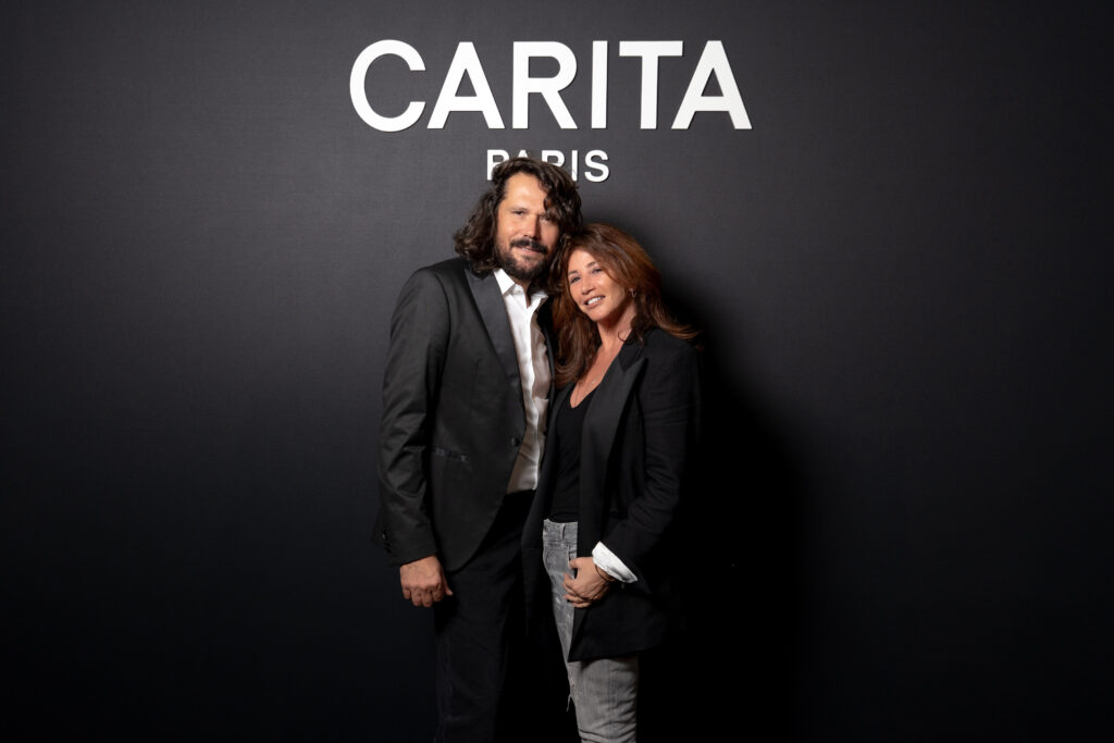 Carita remet la haute coiffure au premier plan 32 ALBANE CLERET DAVID LUCAS CARITA 29092026 SAYWHO LOUIS LIEBERT YPA09230