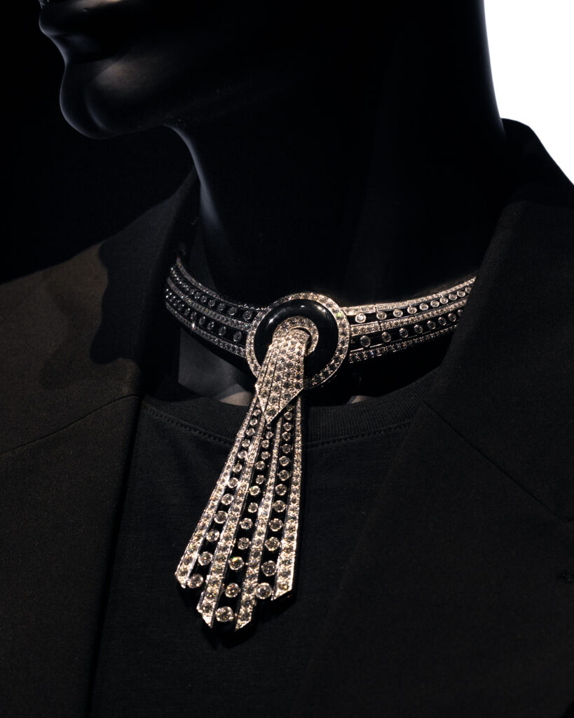 Boucheron chez Christie's : une Maison qui expose sa propre collection 25 Boucheron in focus A Monograph of a Visionary Architecture Look 3 Lavalliere Necklace