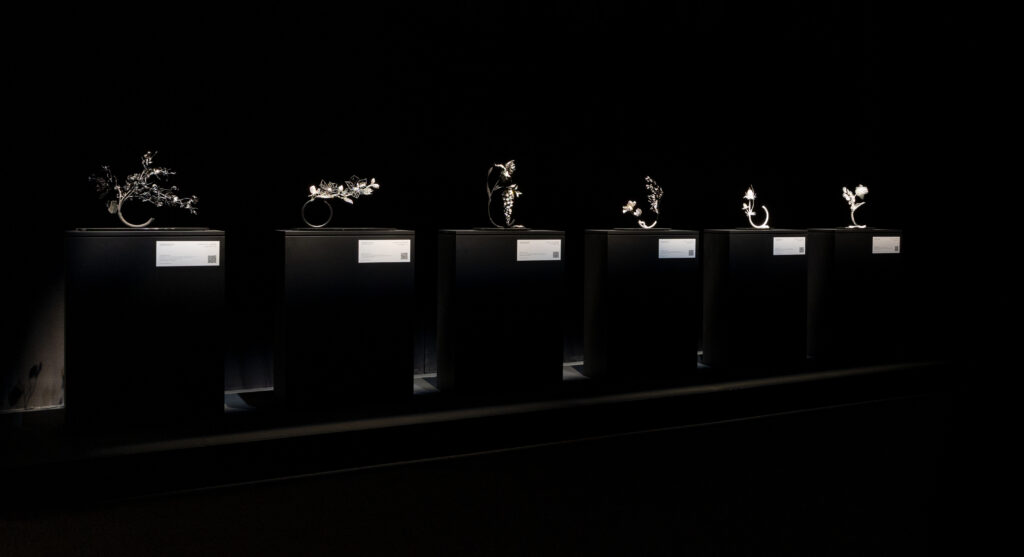Boucheron chez Christie's : une Maison qui expose sa propre collection 37 Boucheron in focus A Monograph of a Visionary Impermanence 3