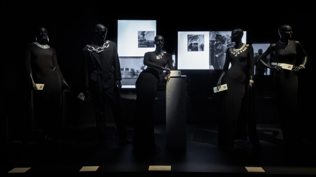 Boucheron chez Christie's : une Maison qui expose sa propre collection 42 Boucheron in focus A Monograph of a Visionary Innovation 2
