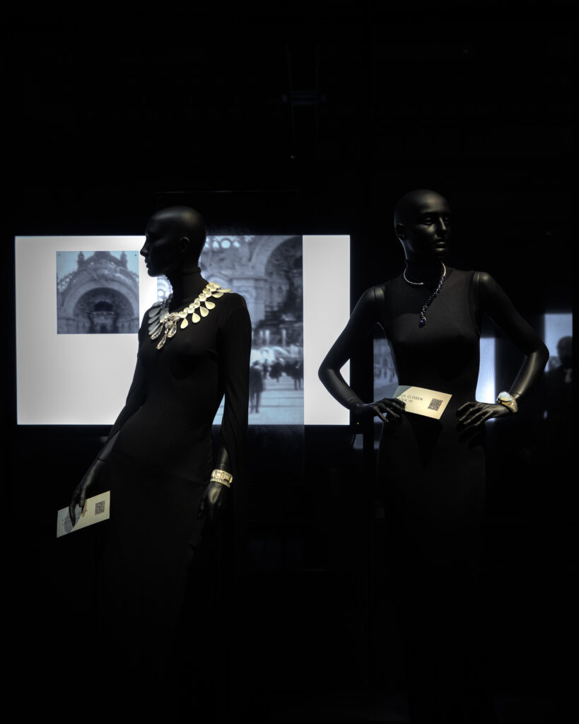 Boucheron chez Christie's : une Maison qui expose sa propre collection 43 Boucheron in focus A Monograph of a Visionary Innovation Look 4 Look 5