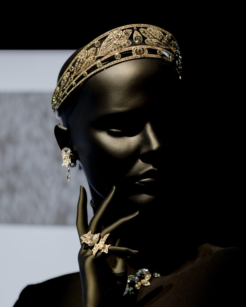 Boucheron chez Christie's : une Maison qui expose sa propre collection 47 Boucheron in focus A Monograph of a Visionary Nature Look 7 Lady Harcourts foliage tiara