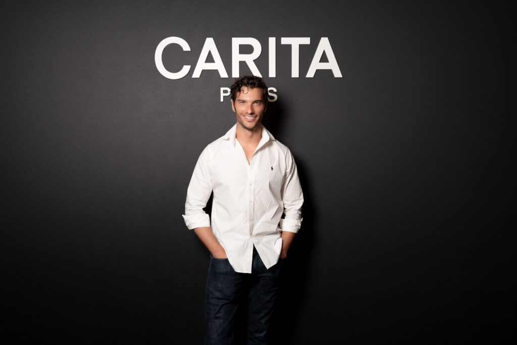 Carita remet la haute coiffure au premier plan 48 CARITA 29092026 SAYWHO LOUIS LIEBERT YPA09221