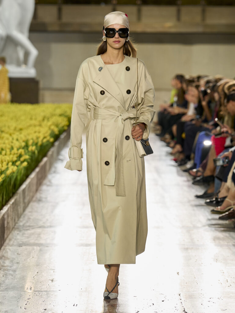 Carolina Herrera fête ses 45 ans avec Warhol, le New Yorker et Taffin 107 Carolina Herrera S27 Look 017 3X4
