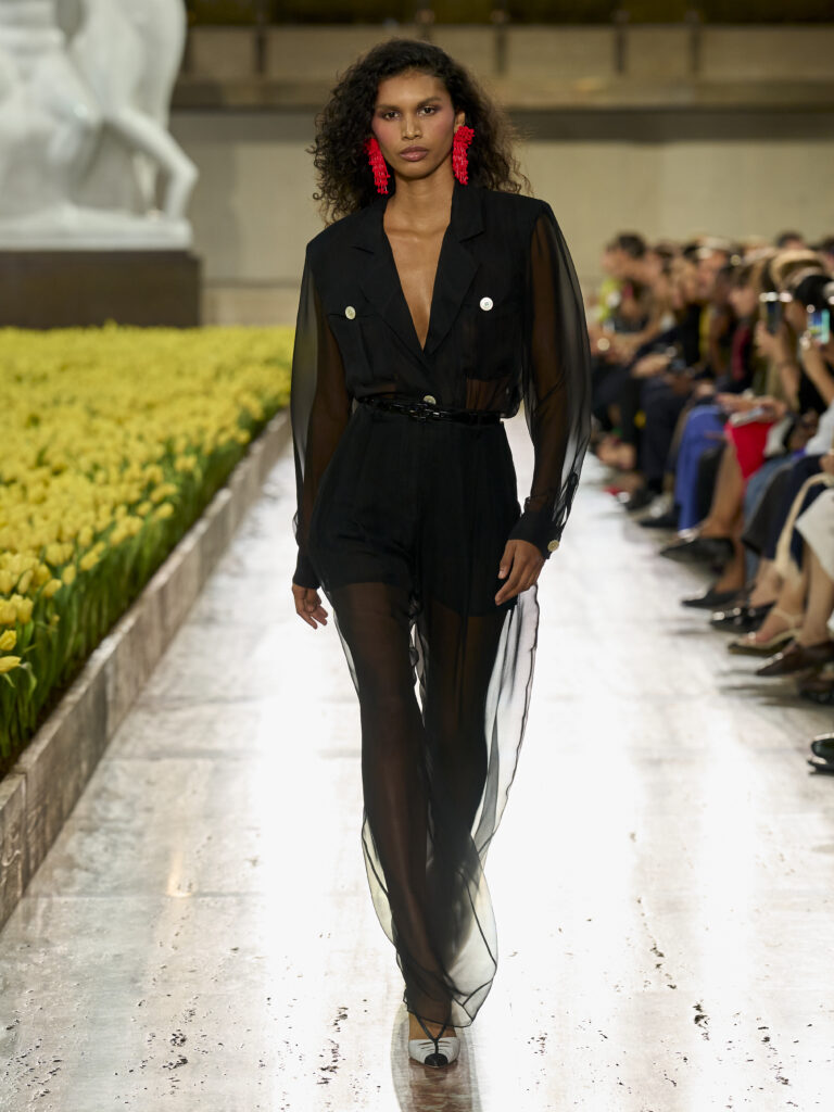 Carolina Herrera fête ses 45 ans avec Warhol, le New Yorker et Taffin 90 Carolina Herrera S27 Look 022 3X4