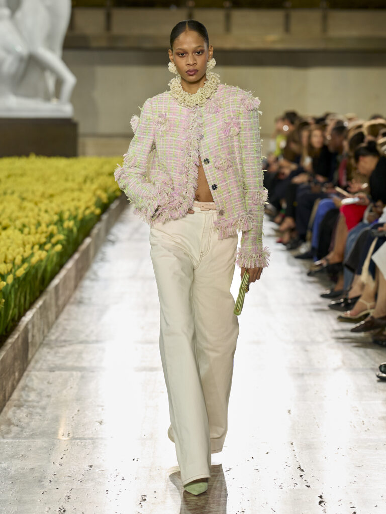 Carolina Herrera fête ses 45 ans avec Warhol, le New Yorker et Taffin 72 Carolina Herrera S27 Look 036 3X4