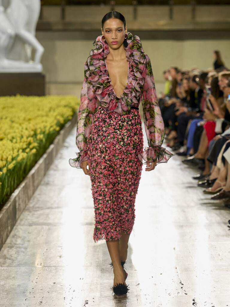 Carolina Herrera fête ses 45 ans avec Warhol, le New Yorker et Taffin 89 Carolina Herrera S27 Look 049 3X4