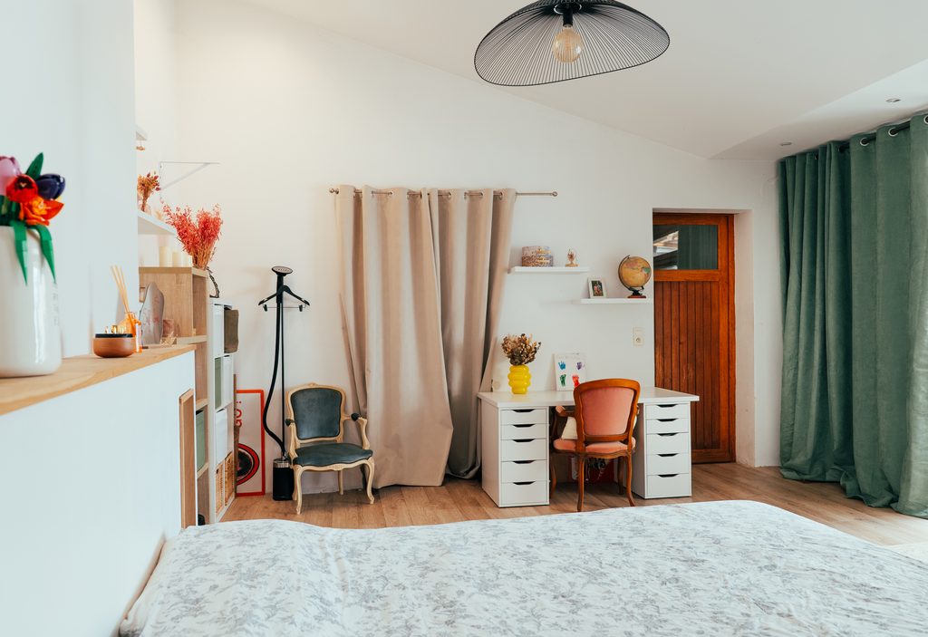 Fée du Tri : on vide le dressing avant de le ranger 25 Chambre AP