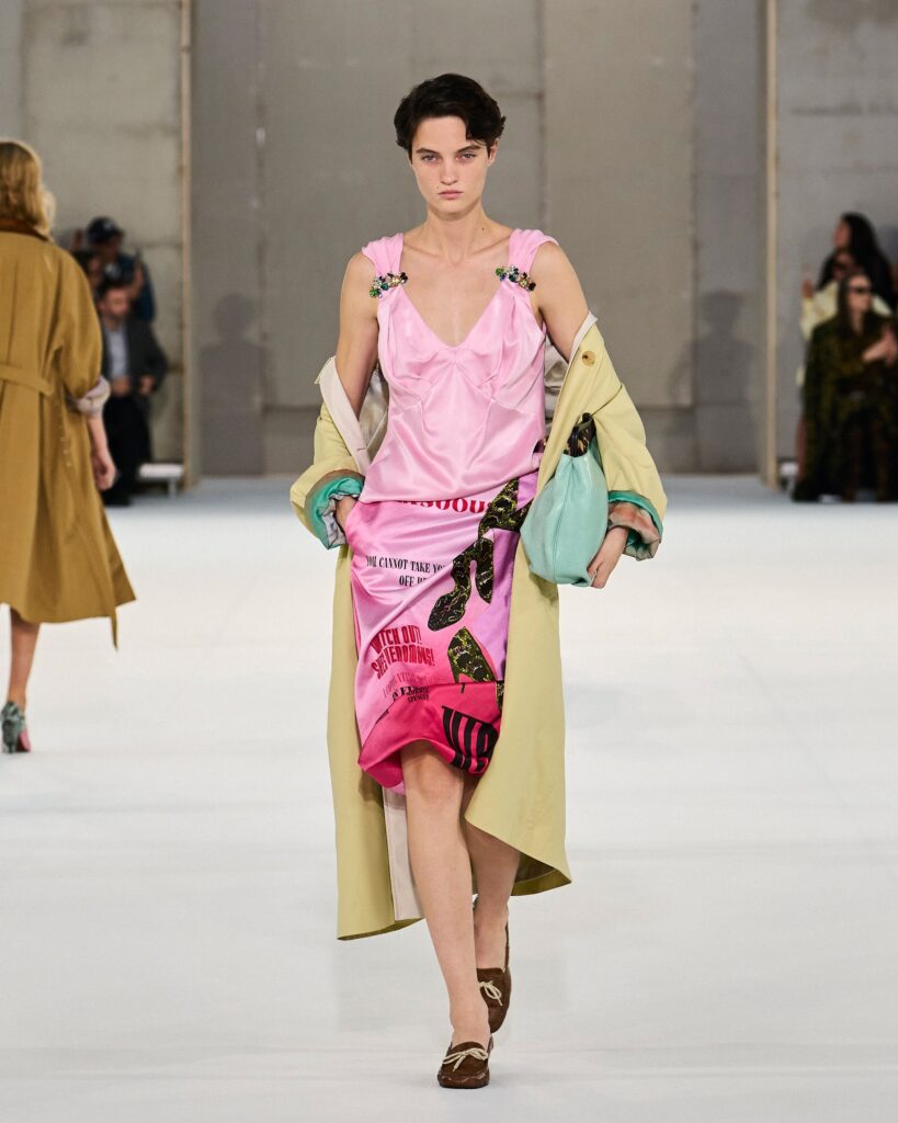 Une vision cinématographique du glamour dans la collection Dries Van Noten 27 DRIES VAN NOTEN WOMEN SS27 3278X4098 LOOK 11