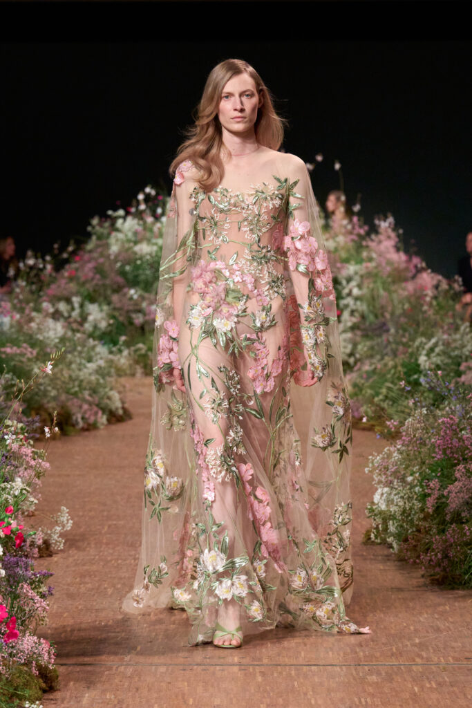 Elie Saab printemps-été 2027 : Jean Harlow, la lingerie et un trench noué 87 FIO02937 TIF RGB 2X3