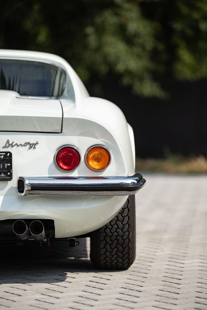 Artcurial : une Carrera GT à 7 300 km ouvre Automobiles sur les Champs 36 Ferrari 246 Dino GTS 51