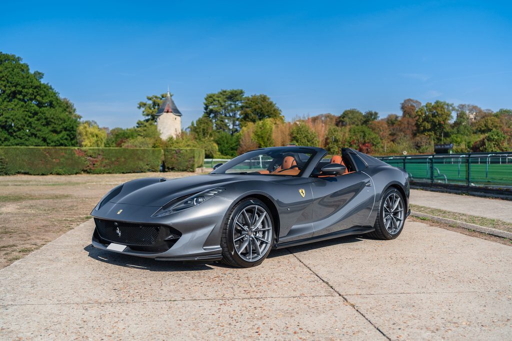 Artcurial : une Carrera GT à 7 300 km ouvre Automobiles sur les Champs 38 Ferrari 812 GTS 1