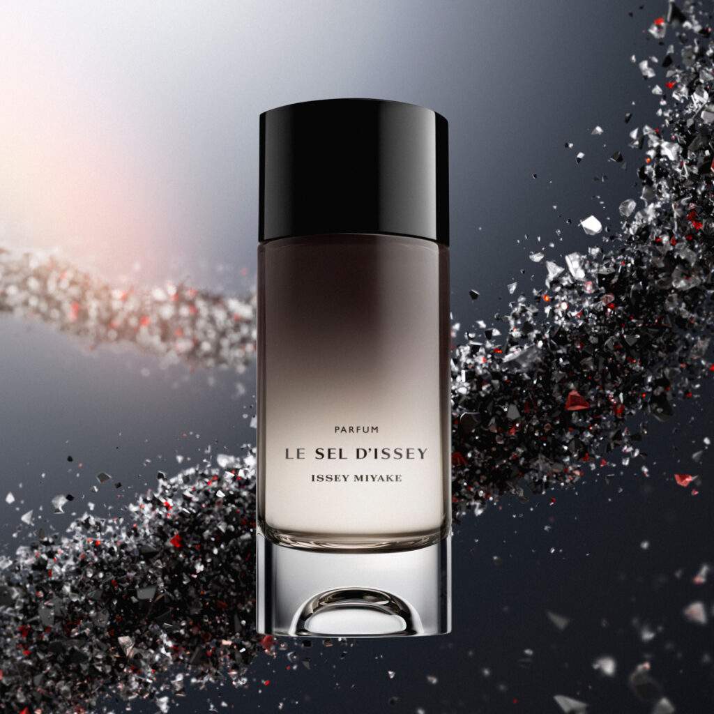 Le Sel d'Issey Parfum : l'intensité se lit d'abord dans le verre 45 IM SI PFM 2026 Still Digital visual CREATIVE BOTTLE 02 RGB Web 3000X3000 300dpi