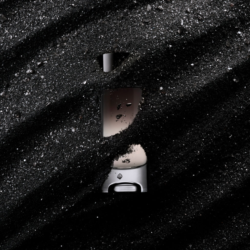Le Sel d'Issey Parfum : l'intensité se lit d'abord dans le verre 55 IM SI PFM 2026 Still Digital visual TEASING PACK RGB Web 3000X3000 300dpi