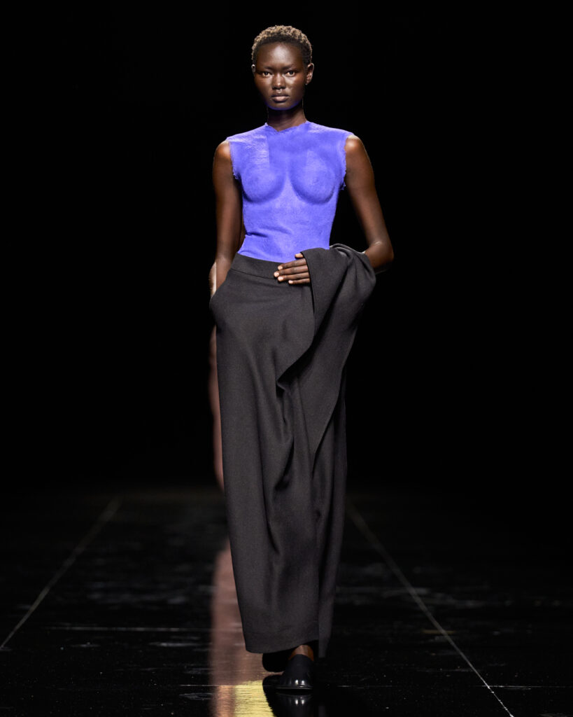 Issey Miyake : le drapé encore humide devenu moule 123 ISSEY MIYAKE SS27 LOOK 001 1