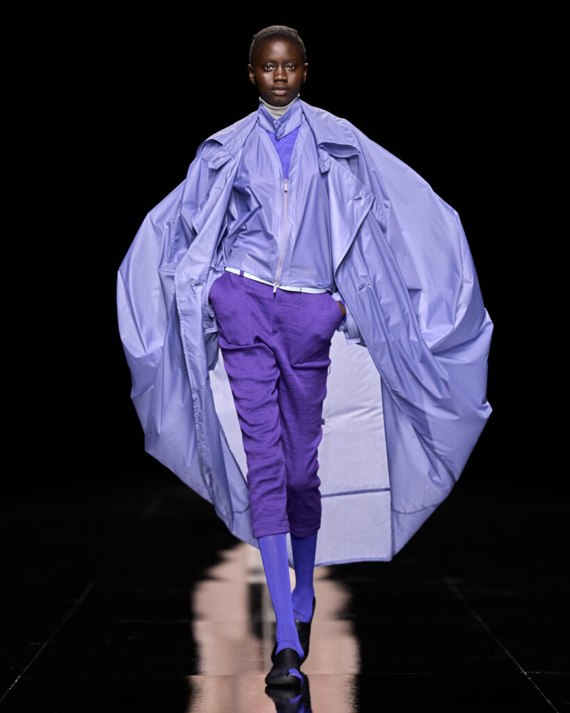 Issey Miyake : le drapé encore humide devenu moule 84 ISSEY MIYAKE SS27 LOOK 052 1