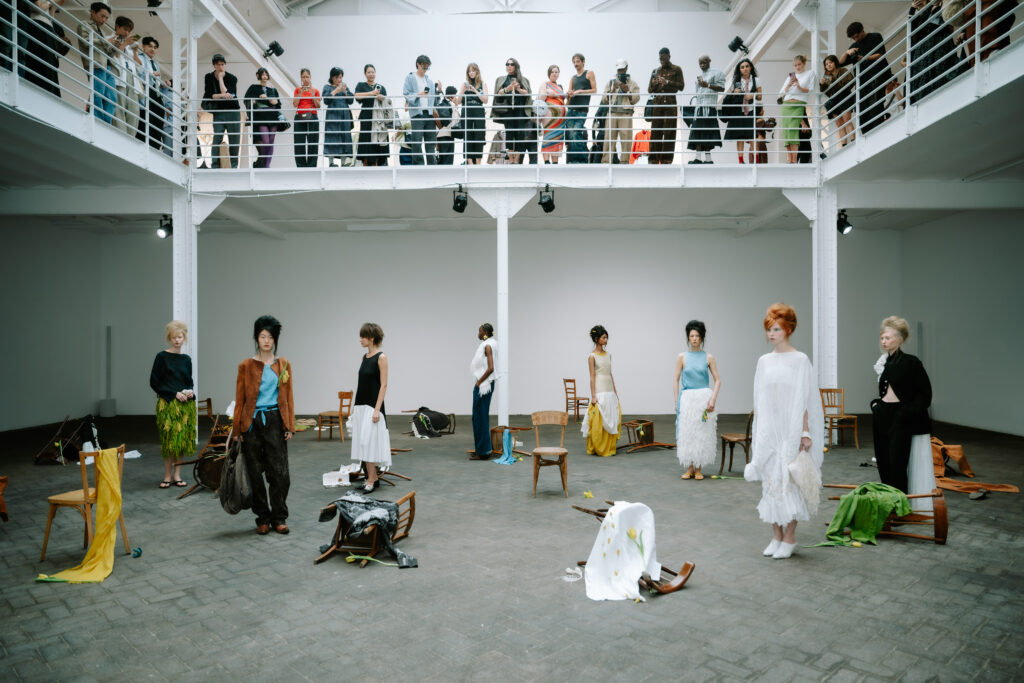 HKFG SS27 : huit marques de Hong Kong à Paris, puis un pop-up 42 KINYAN 01
