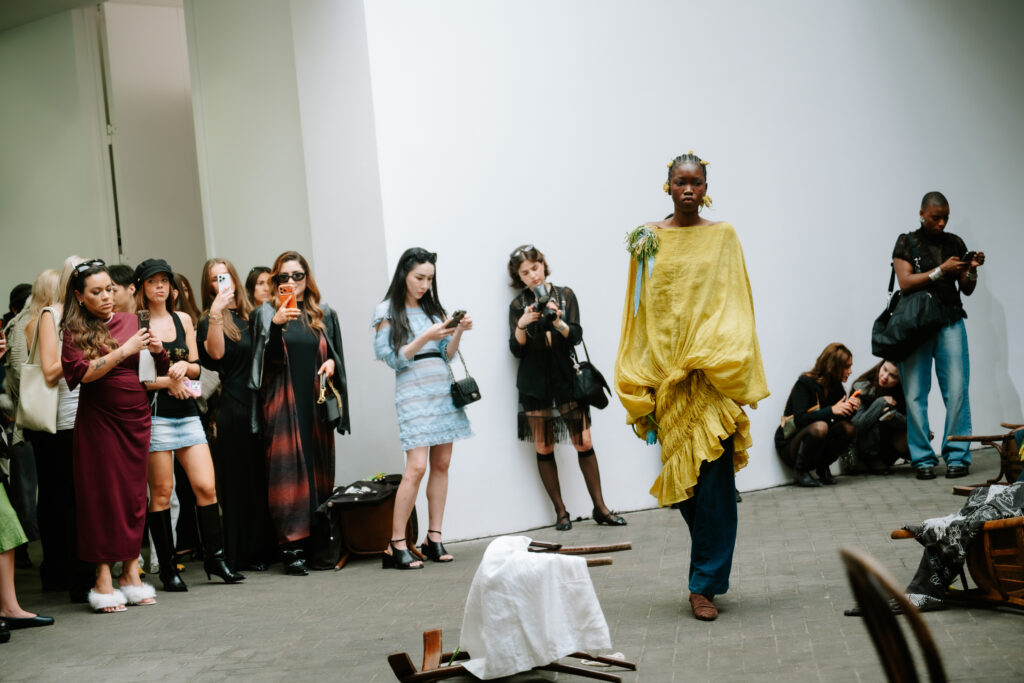 HKFG SS27 : huit marques de Hong Kong à Paris, puis un pop-up 46 KINYAN 07