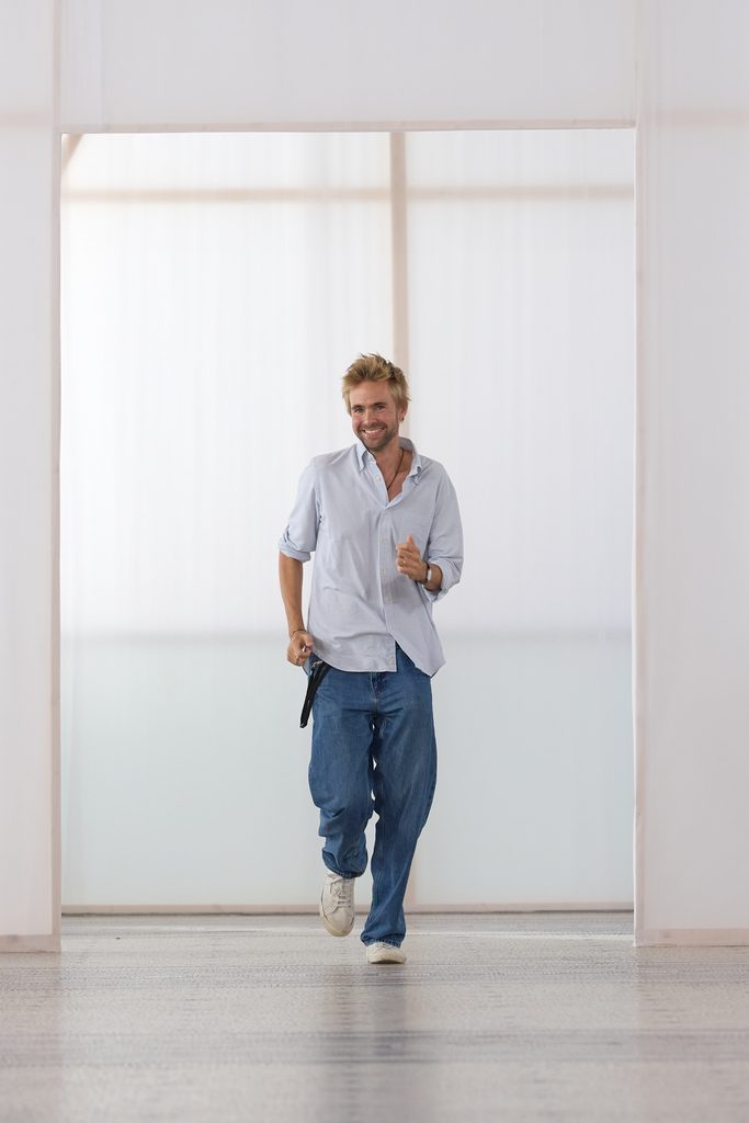 Chez Carven, une perle seule et un passant de ceinture vide 59 Look 35