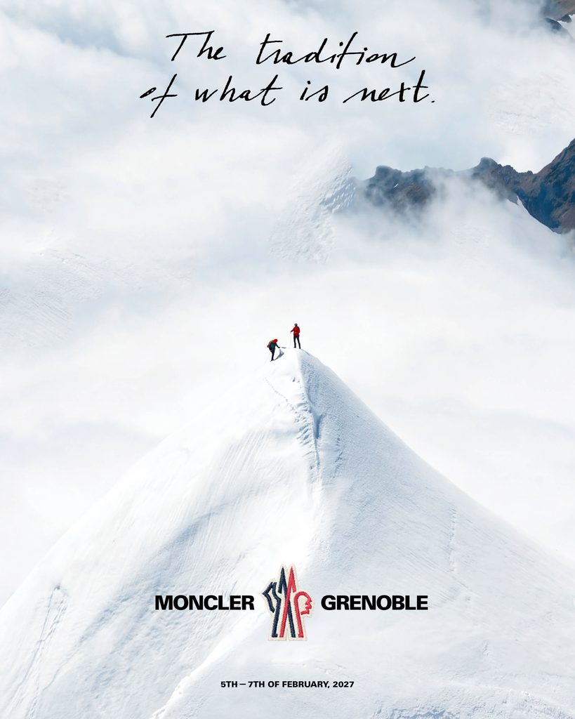 Moncler Grenoble emmène son défilé là où personne ne l'attend : en Engadine, à une adresse tenue secrète 25 MONCLER GRENOBLE FW27 ANNOUNCEMENT 4 5 LOGO