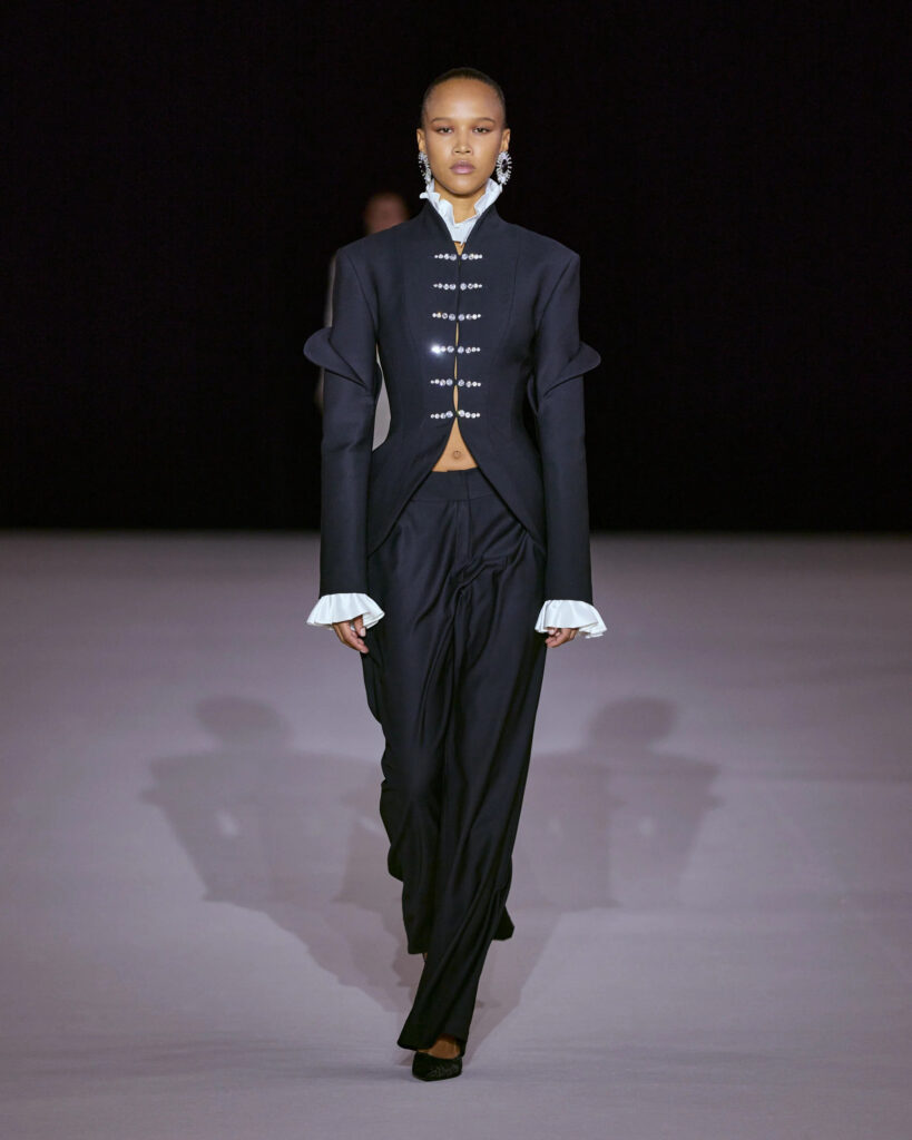 Jeux de contrastes dans la collection Georges Hobeika Printemps-Été 2027 25 Maison Georges Hobeika RTW SS27 look1.jpg