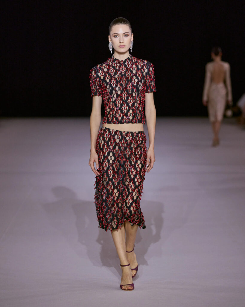Jeux de contrastes dans la collection Georges Hobeika Printemps-Été 2027 30 Maison Georges Hobeika RTW SS27 look22.jpg
