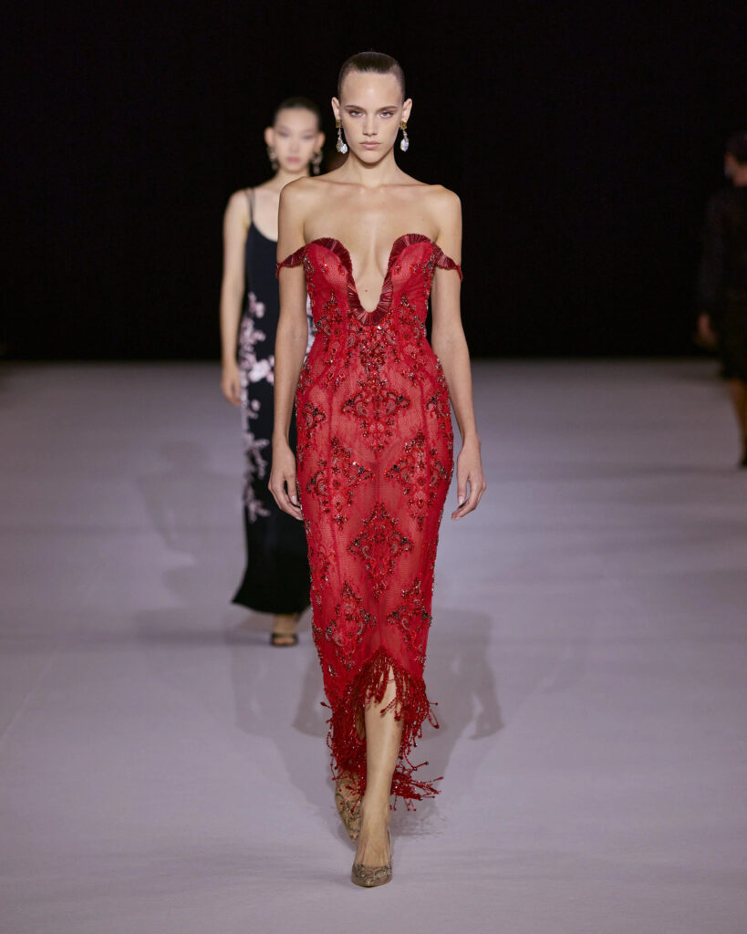 Jeux de contrastes dans la collection Georges Hobeika Printemps-Été 2027 28 Maison Georges Hobeika RTW SS27 look32.jpg