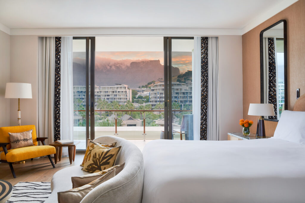 Le Cap, puis Shamwari : l'itinéraire City & Safari de Kerzner 30 OO CapeTown Accommodation MarinaMountainKing Bedroom Wide MountainView 212 072