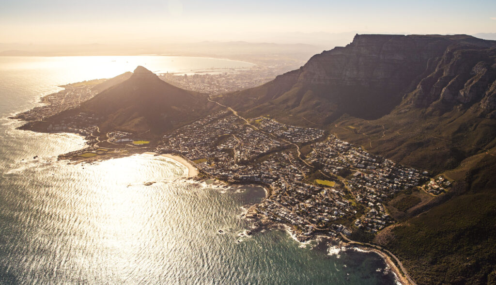 Le Cap, puis Shamwari : l'itinéraire City & Safari de Kerzner 26 OO CapeTown Exterior Heli Wide 1046 MASTER