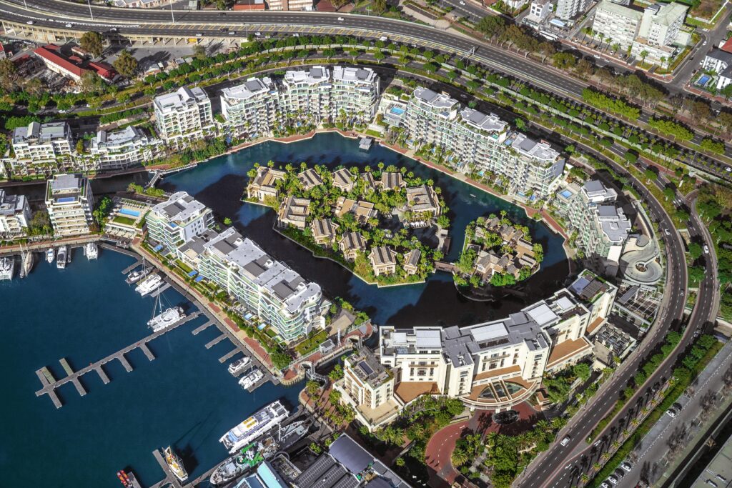 Le Cap, puis Shamwari : l'itinéraire City & Safari de Kerzner 27 OO CapeTown Exterior Heli Wide 1143 MASTER