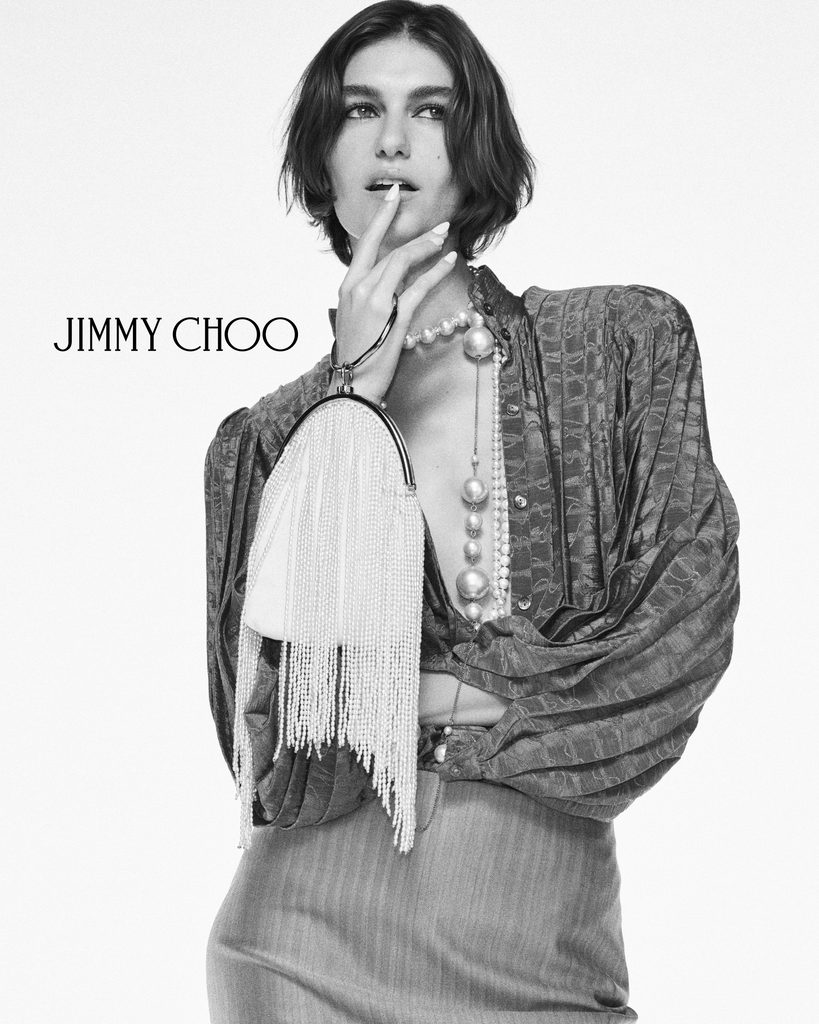 Pour ses trente ans, Jimmy Choo mise sur une perle en résine 30 PEARL CAPSULE 26 L2 RAINDROPS 4x5